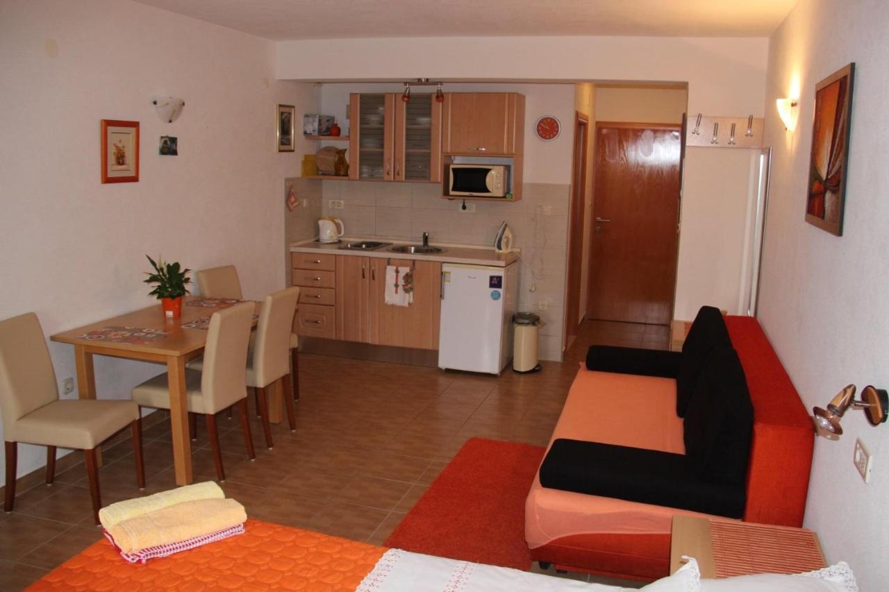 Apartmani Nima Tucepi Exterior photo